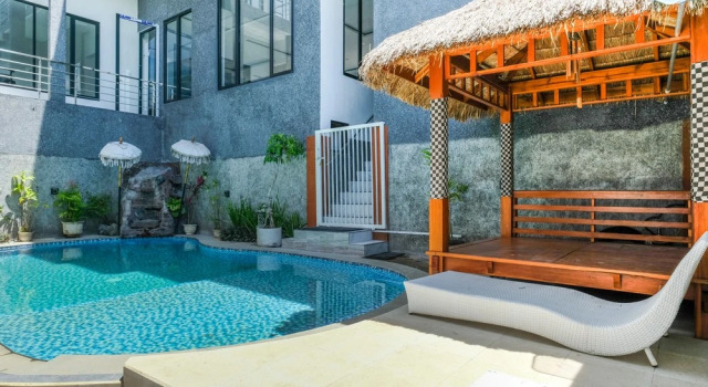 Urbanview Golden Barbie Near Jawa Timur Park 2, Book Hotel Batu East Java