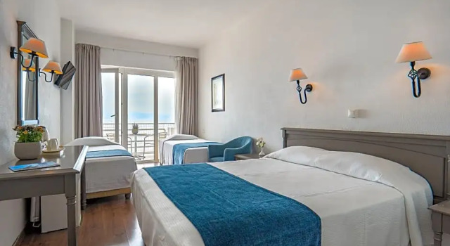 Номер Standard c 1 комнатой с видом на море Valmar Corfu by Louis Hotels