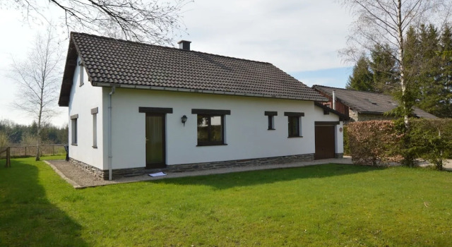 Cozy Holiday Home in Mont Liege with Garden, Rezervovat Hotel Hotely v Lutych s parkováním, Parkování