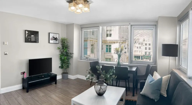 Апартаменты Modern Comfy 5 Location Few Steps From Pier