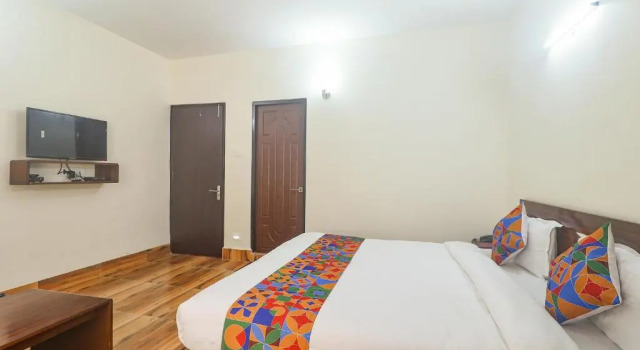 Номер Superior FabHotel Kutighar Regency