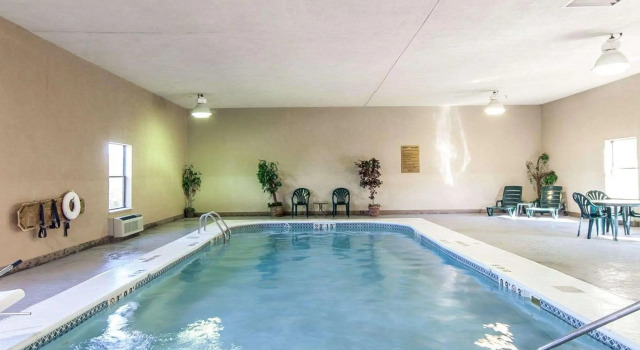 Четырёхместный номер Standard Quality Inn & Suites Portsmouth