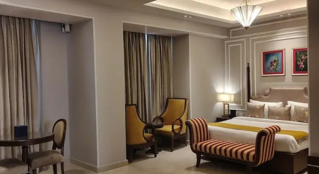 Двухместный номер Premium с балконом и с видом на сад Best Western Prince