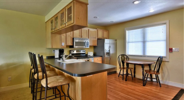 Номер Standard Unit 110 2 Bd/ 2 Ba Condo 2 Bedroom Condo by RedAwning