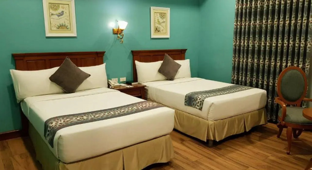 Двухместный номер Premier Paragon Hotel and Suites