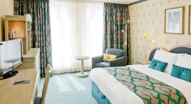 Номер Deluxe Carlton Oasis Hotel