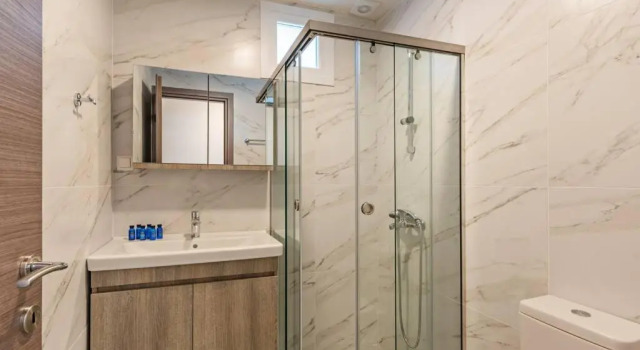 Chata Sofia Suite, a seafront hideaway !