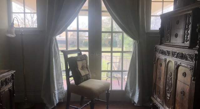 Standard Zimmer Woldert-Spence Manor