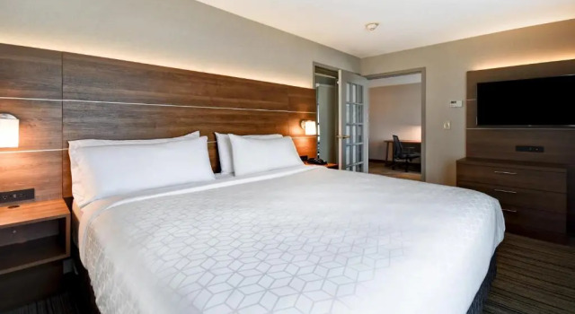 Люкс Holiday Inn Express Newport North - Middletown by IHG