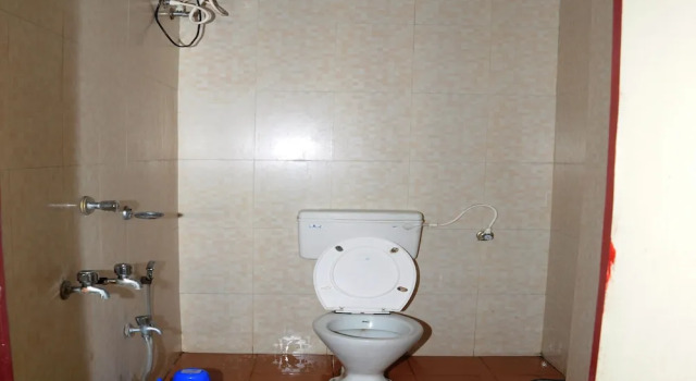 Кровать в общем номере с 6 комнатами Hotel Chanma International