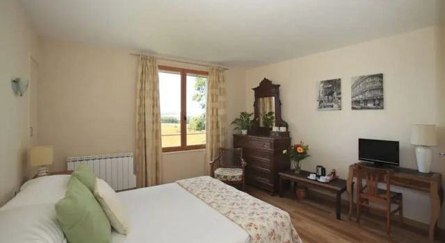 South Tarn Gites - Deluxe and Tranquil near Lautrec Village, Book Hotel Hotels in Tarn with Breakfast, Breakfasts