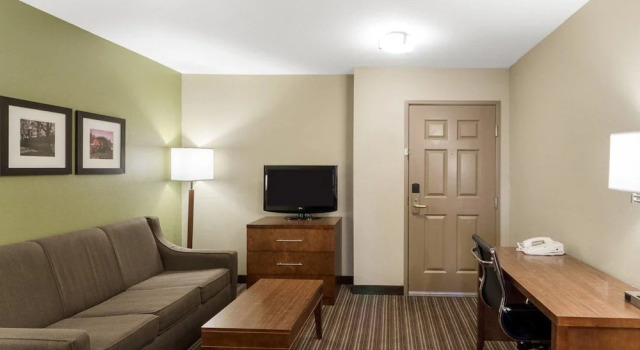 Люкс Comfort Inn & Suites Fayetteville-University Area