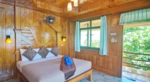 Двухместный номер Standard с балконом Kantiang Bay View Resort