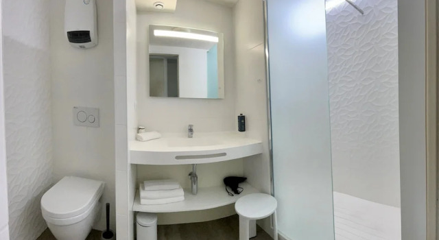 Двухместный номер Comfort с видом на город Brit Hôtel De Locéan