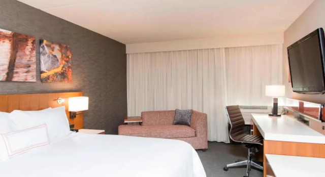 Номер Standard Sonesta Hotel Grand Rapids Airport