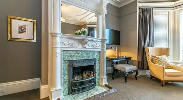 Deluxe suite Ryan Mansion