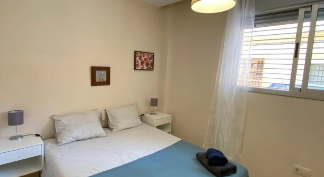 Central 2 bedrooms apartment with patio