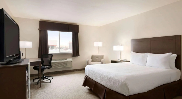 Четырёхместный номер Standard Days Inn by Wyndham Steinbach