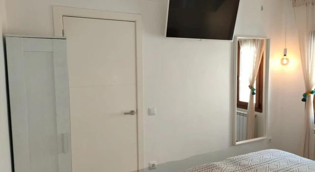 Apartamento playa LLAFRANC 100% (Costa Brava). BBQ, Moto., WIFI. Por DÍAS. c/ Llevant