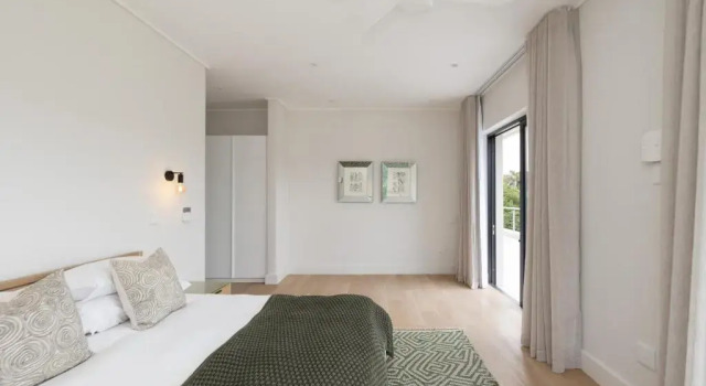 Sunset Villa - brand new home 200m from the beach