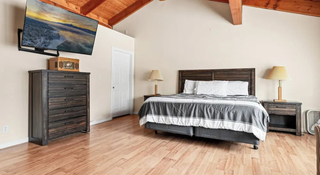 Stonehouse Retreat, Забронировать Дом для отпуска Биг-Бэар-Сити San Bernardino Mountains