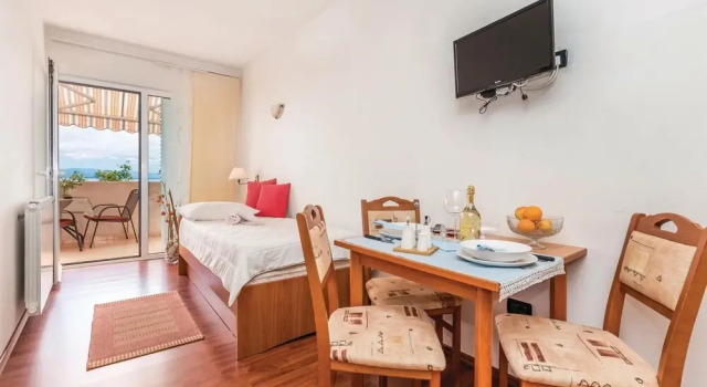 Amazing Home in Moscenicka Draga With Wifi and 1 Bedrooms, Забронировать Отель Отели Приморско-Горанской жупания с бассейном, Бассейн