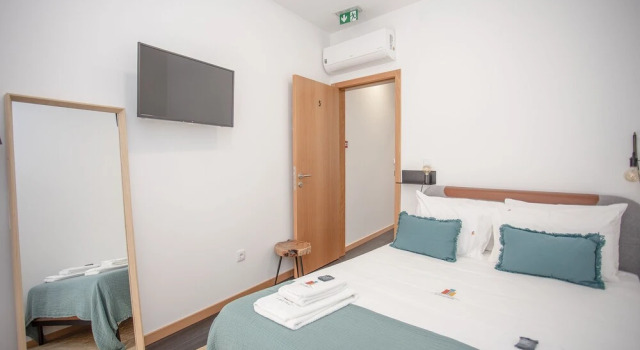Liiiving in Porto-Downtown Spacious Home, Забронировать Отель Cedofeita / Santo Ildefonso / Se / Miragaia / Sao Nicolau e Vitoria Порту, рядом с Театр Coliseu do Porto