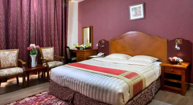 Junior-Suite Safeer Hotel Suites