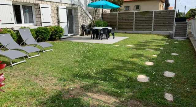 Апартаменты с 2 комнатами Villa Louizanne
