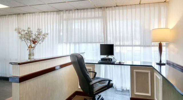 Quality Inn & Suites, Забронировать Отель Отели Лорел с завтраком, Завтраки