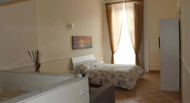 Четырёхместный семейный номер Standard с балконом B&B La Torretta Chiaia