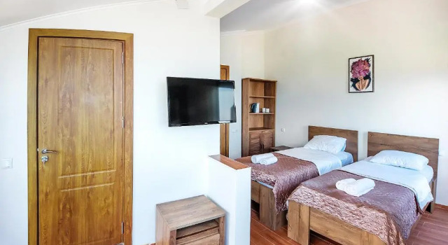 Трёхместный номер Standard с балконом Hotel Mandarinebi