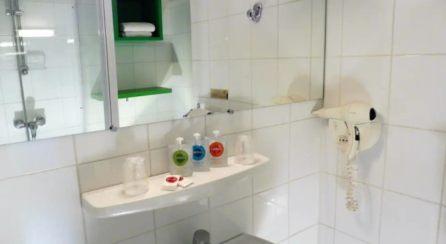 Номер Standard CitHotel LOasis dAvignon