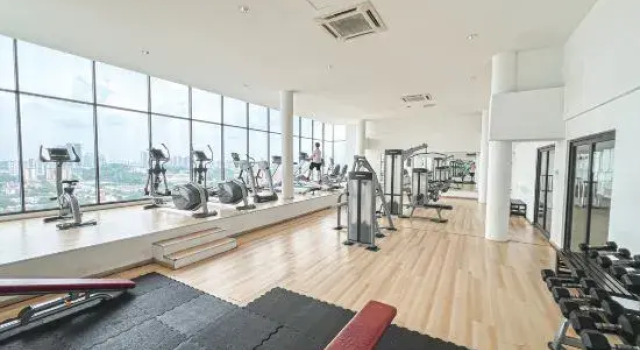 Relax in a Modern Studio w City View + Pool Access
