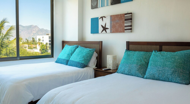 Luxury Condo with Private Beach 4BR
