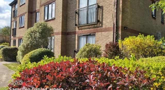 The Maltings - Huku Kwetu Dunstable - Spacious Business Travellers- 2 Bedroom 2nd floor Serviced Apartment -Private Parking- Free Wifi