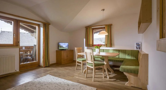 Gästehaus Fuchs, Rezerwuj Hotel Hotele w Tyrol z parkingiem, Parking