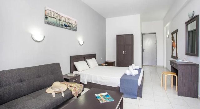 Трёхместный номер Standard BELVITA Hotel