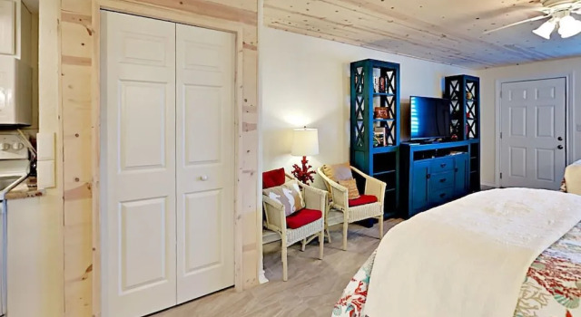 135 Sea Breeze - Coastal Chic Cutie 1 Bedroom 1 Bathroom Condo