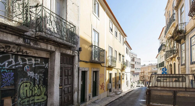ALTIDO Cosy 1-bed flat w/balcony in Pena, close by subway, viewpoint&park