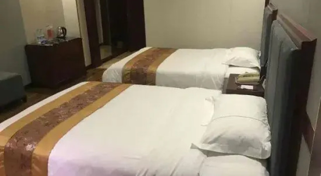 Huasheng Hotel, Book Hotel Hotels in Shaoyang County with Parking, Parking