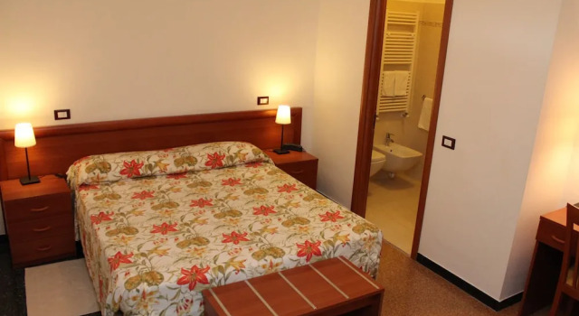Трёхместный номер Standard с балконом Hotel Serena