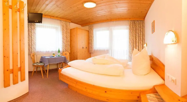 Haus Elisabeth, Rezerwuj Hotel Hotele w Tyrol z parkingiem, Parking