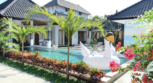 Villa Casablanca Surf Keramas, Rezervovat Vila Chaty v Bali, Chalupa