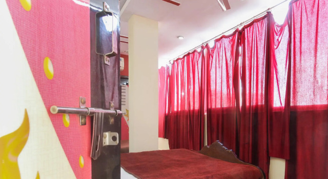 SPOT ON 48871 Ay Hotel, Rezerwuj Hotel Hajdarabad 