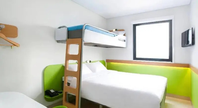 Семейный номер Standard Mercure Jakarta Grogol