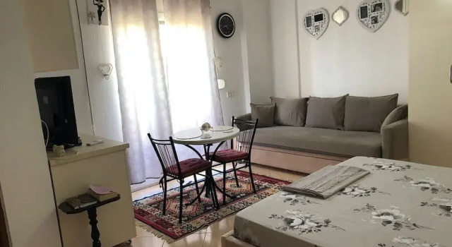Amazing 2-bed Apartment in Durres, Close to Beach, Rezerwuj Apartament Hotele w Durres County z parkingiem, Parking