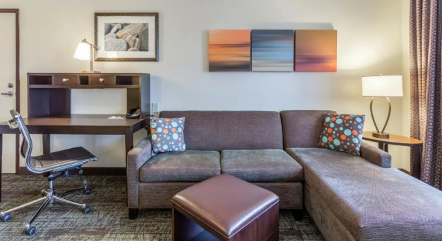 Люкс с 2 комнатами Staybridge Suites Davenport by IHG