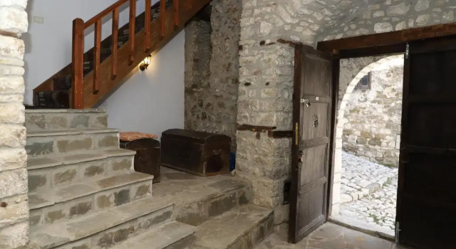 Коттедж с 3 комнатами Villa Athina in Berat Castle