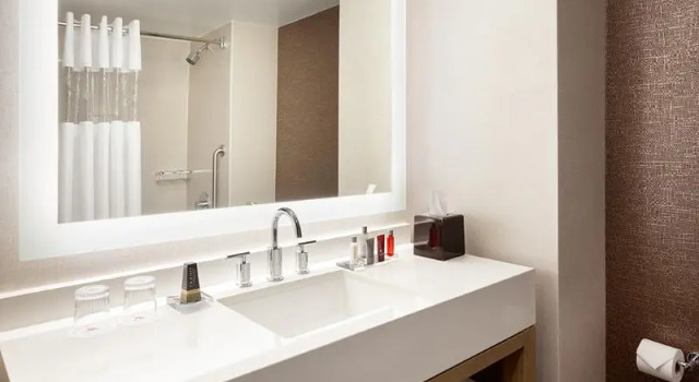 Номер Standard Cincinnati Marriott at RiverCenter
